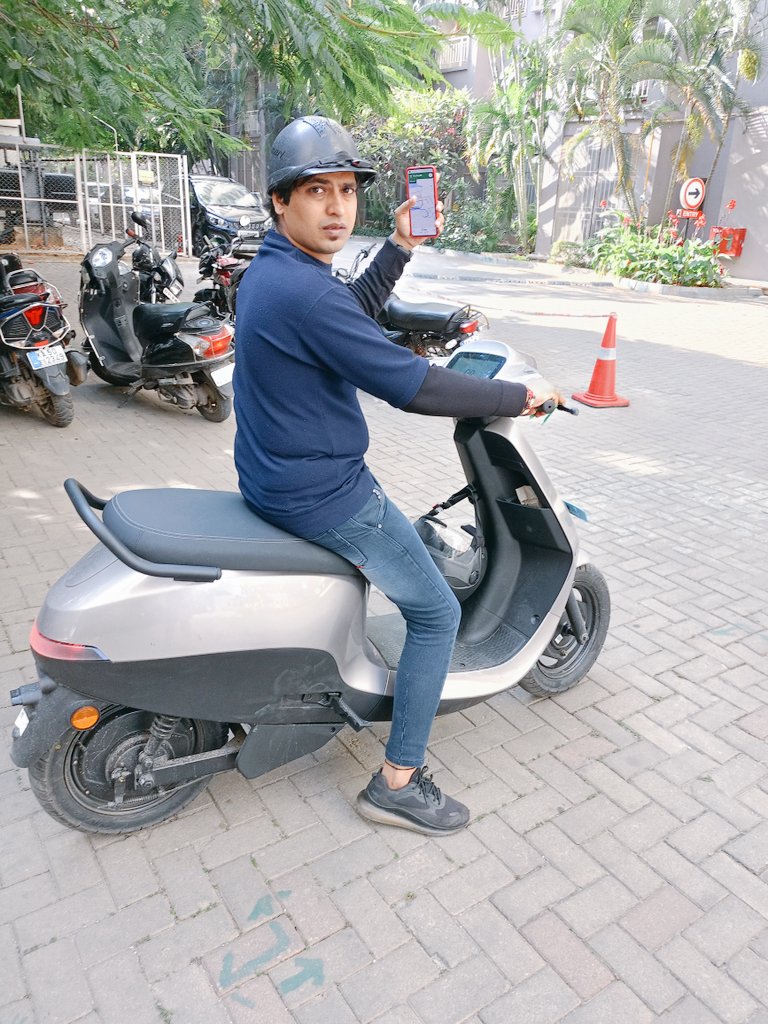 Abhipathi123's tweet photo. @Olacabs "Convenience at its peak " Had a great experience with the new introduction ' Ola Parcel ' Worked as a saviour when there was a sudden requirement for medication to be sent.the delivery was done on a Ola EV scooter so the ride was Eco friendly as well ๐ณ.#ElectricParcel @Olacabs https://t.co/RZz151WhaL
