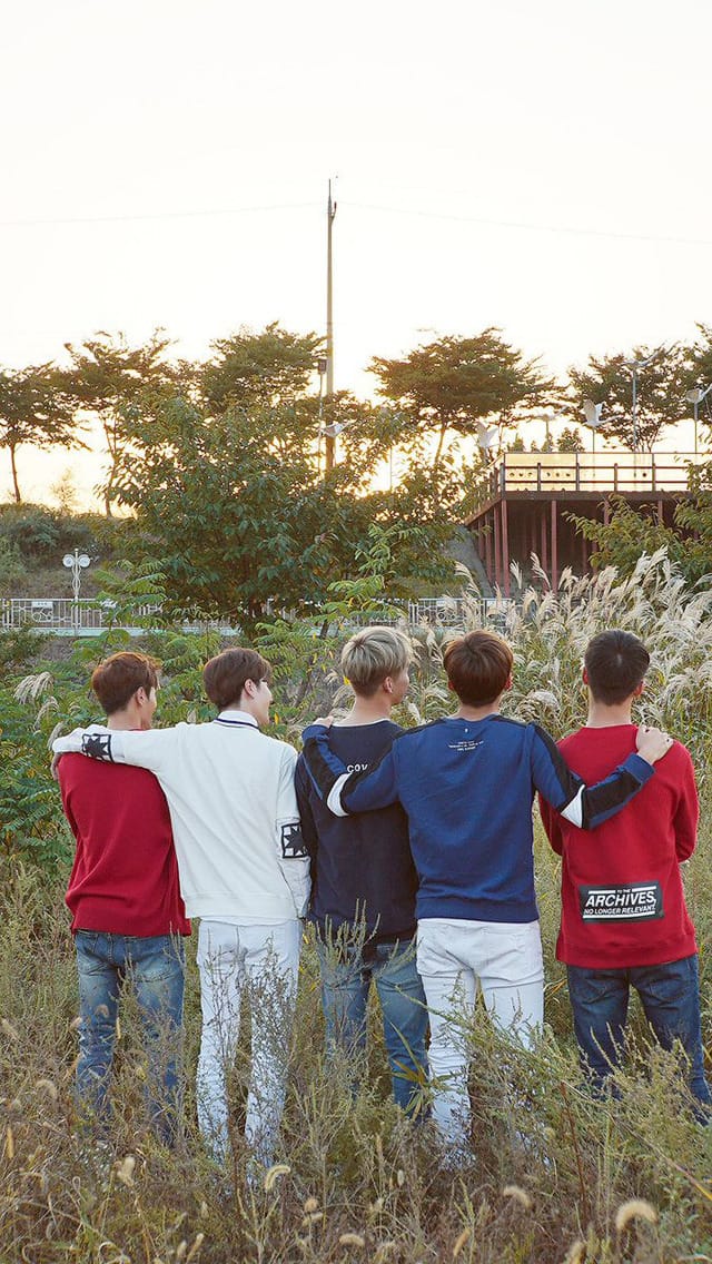 uniqshire's tweet photo. 9 anos com eles 🦄💜 @UNIQ_5
#9YearsWithUNIQ #UNIQDAY https://t.co/w45j8i5CVj