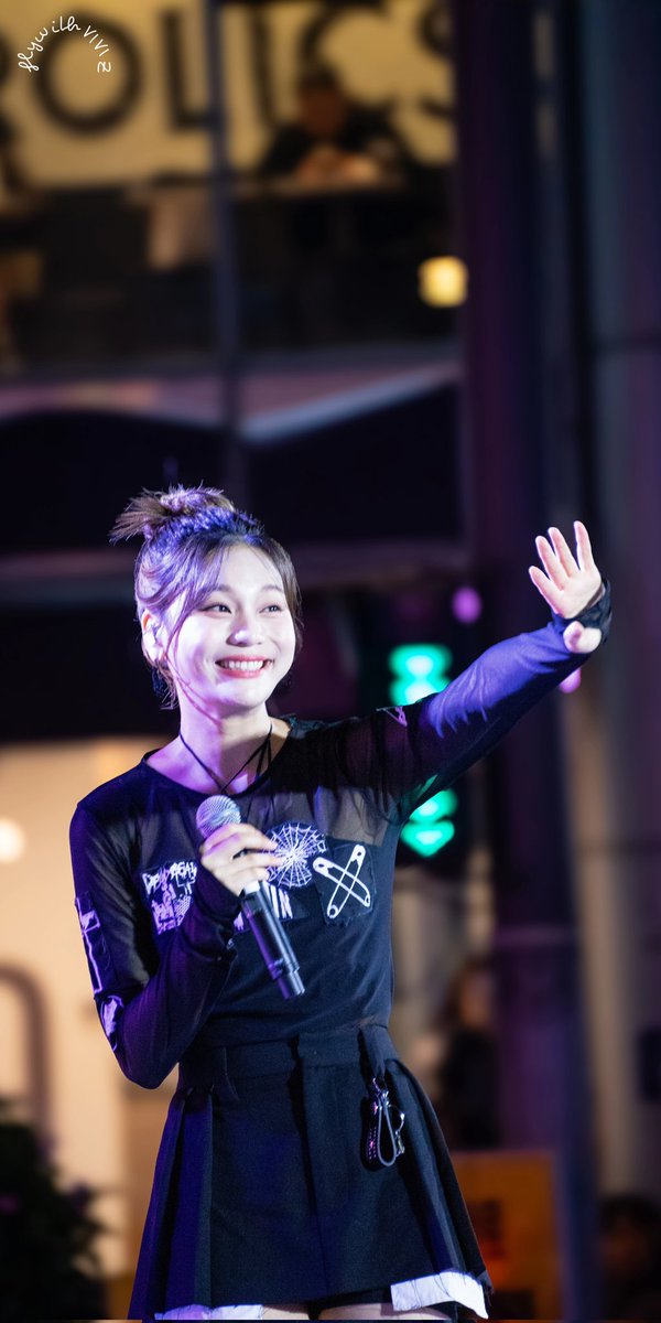 flywithVIVIZ's tweet photo. 231015 WELCOME DAEHAKRO FESTIVAL

#VIVIZ #비비지 #UMJI #엄지 https://t.co/XlE9AVljzF