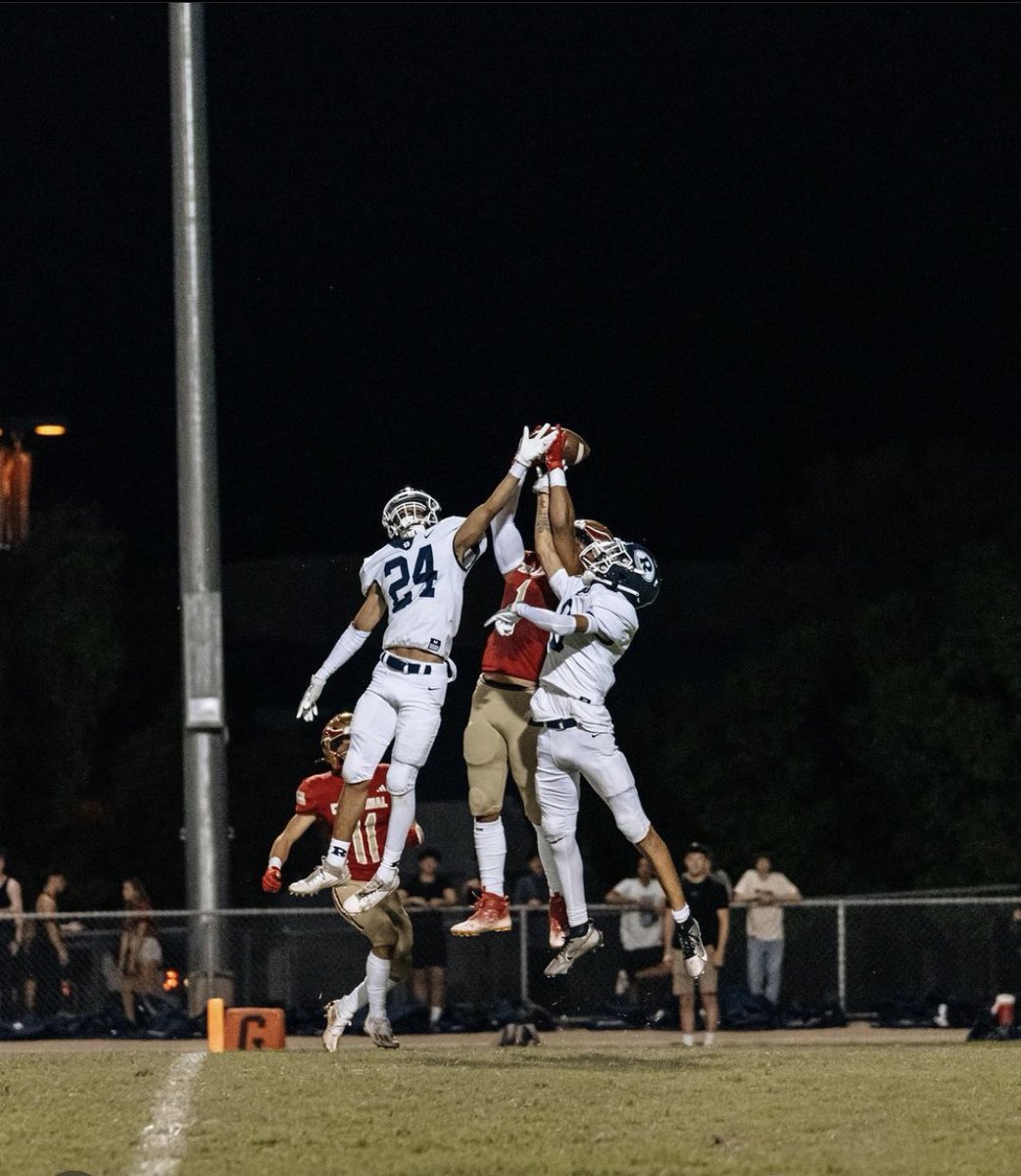 monette_5's tweet photo. Centennial High School Senior J.  Gorospe!!!! #yougotmossed #football #randymoss #offense 
@espn @ESPNHIGHSCHOOL_    
@SportsCenter https://t.co/Pg41n5WEfv