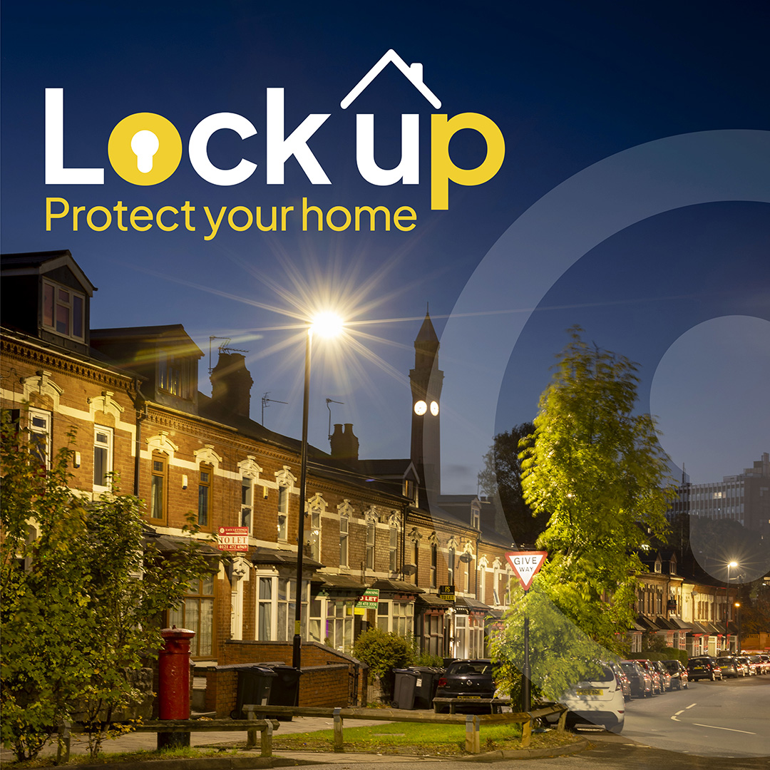 Darker nights are creeping in and #Halloween is just around the corner, so it’s important that you take steps to protect your home against opportunistic burglars by remembering to lock up and check on your neighbours. For more safety advice ➡️shorturl.at/yBCR9
