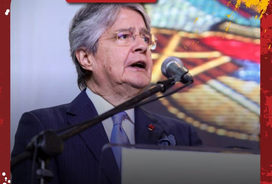 Le hiciste tanto daño al país hoy por fin te vas sin pena ni gloria un banquero nunca más peormente un empresario ya no queremos más de esta derecha que tanto daño le hizo a la patria