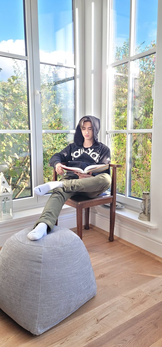 alvin_hayosch's tweet photo. My Sunday afternoon. 
Enjoying Autumn.

#Alex #t-lex #autumn #Sundayafternoon https://t.co/HpdlCYnqHr