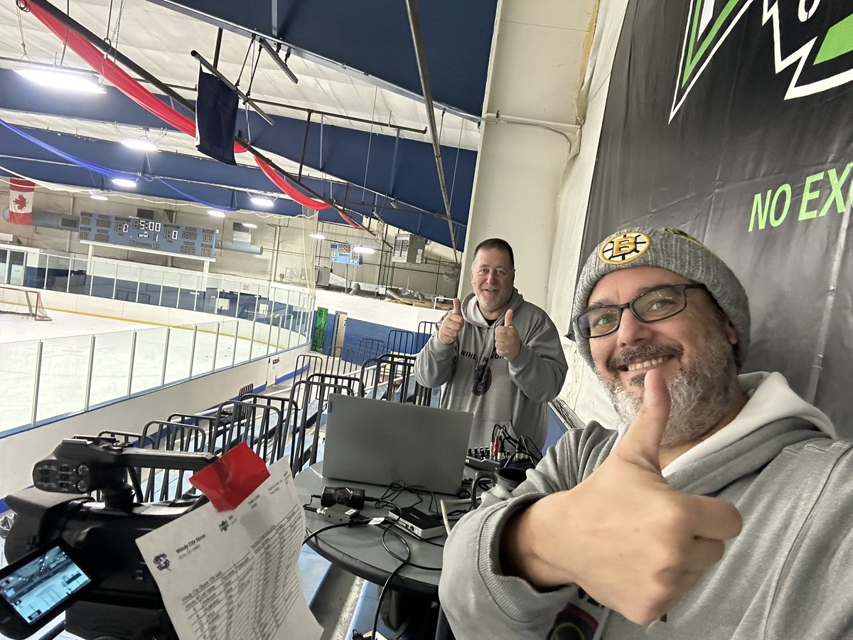 StreamMidwest's tweet photo. We’re all set for @NIHL_Hockey Premiere Select girls hockey!  @wcstormhockey visits @ChicagoMission in a 12U Matchup!  @eswillow72 and I have the call, starting at 10:50 live on our YouTube channel!

https://t.co/5YUv5f9QnW https://t.co/V56QHuFNm8