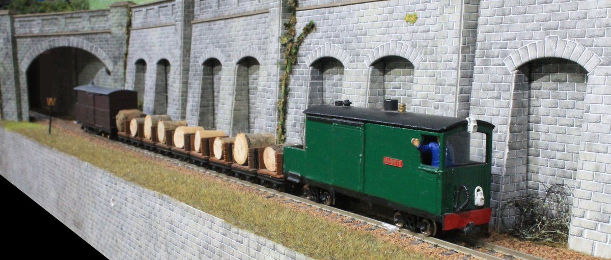 KeithALodge's tweet photo. Logging loco 'Marmite' on her return journey with some large logs. 😊 #modelrailway #narrowgauge https://t.co/i8OxPPbzl3 https://t.co/GXJuXAMsbh