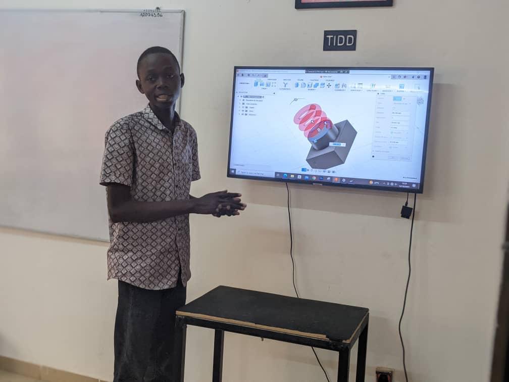 SPiwili's tweet photo. J'ai pris part à l'atelier Open Workshop sur l'initiation à la modélisation et à l'impression 3D les 7 et 14 Octobre 2023 au fablab @TIDD LAB.
C'est un monde nouveau et fascinant que j'ai eu à découvrir avec toutes les possibilités qu'il offre.
Merci à l'équipe de #TIDD https://t.co/ZEvPnN0BIx