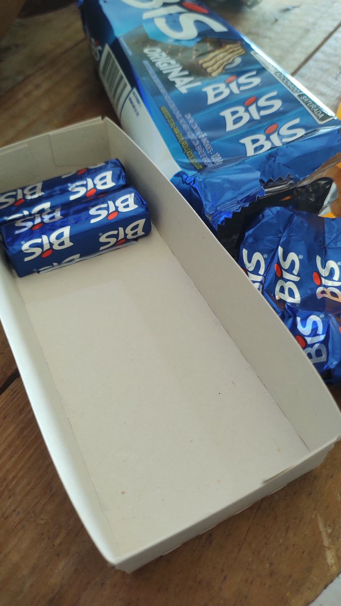 conversador57's tweet photo. Deveria ter um chocolate chamado TRI pra combinar com a TRI LIDERANÇA do @LulaOficial
#euamobis #BisOficial #CorujasPedemBis @BisOficial 💙💙💙💙💙💙💙💙💙💙💙💙 https://t.co/3UKwBG7Fml