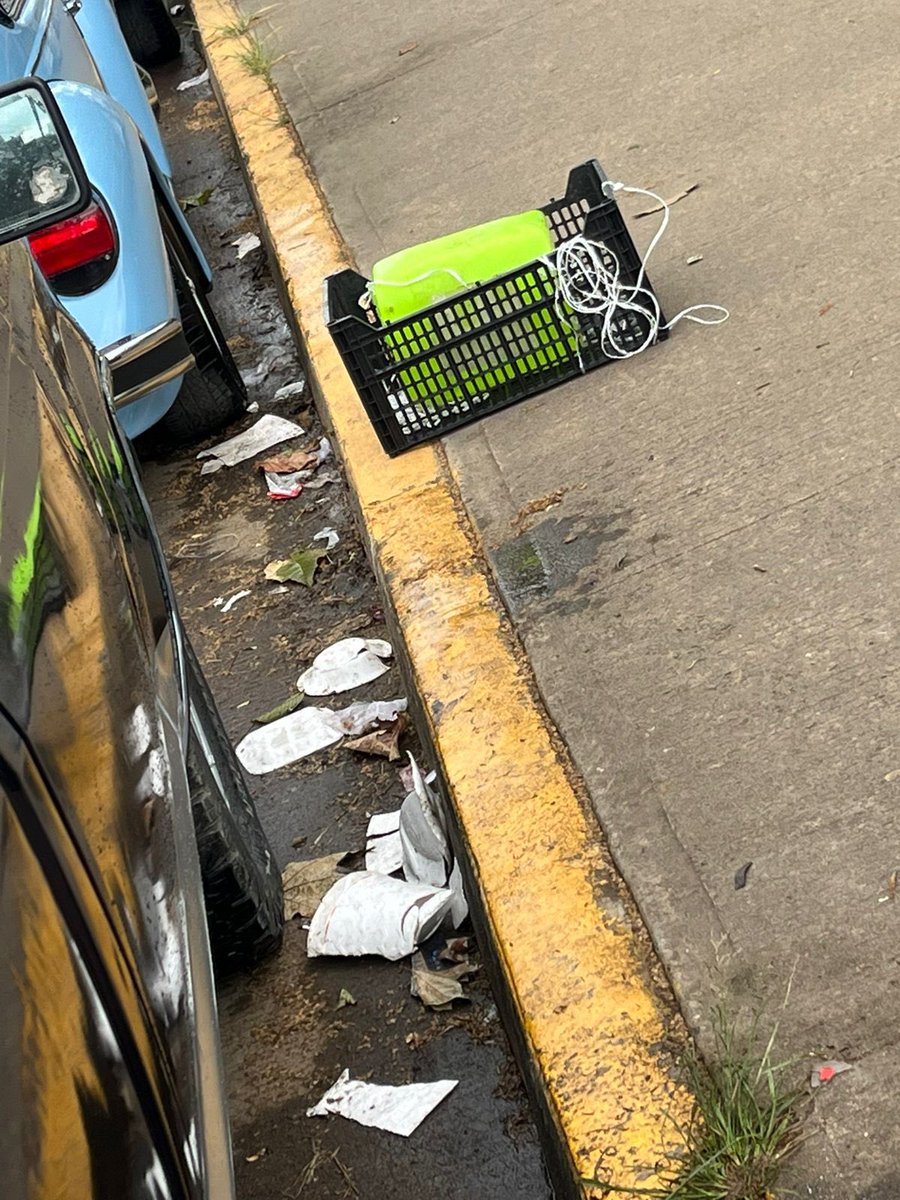 fanysara's tweet photo. @ahuedricardo asi dejaron los de la feria que esta ubicada en chedraui caram, llena de basura! @CuitlahuacGJ  no es posible!!! https://t.co/YlYOJe8ZYw
