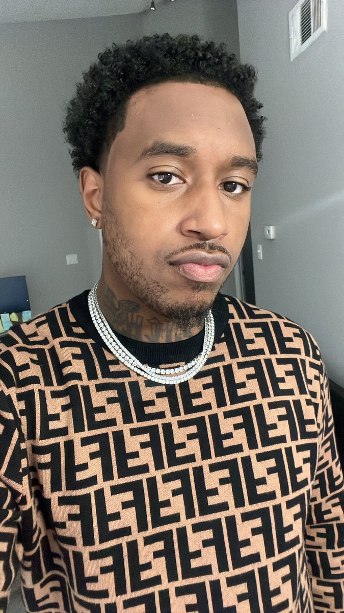 Richloc_'s tweet photo. No I’m not broke bitch you know I’m the opposite. https://t.co/Eb1NG6z44P