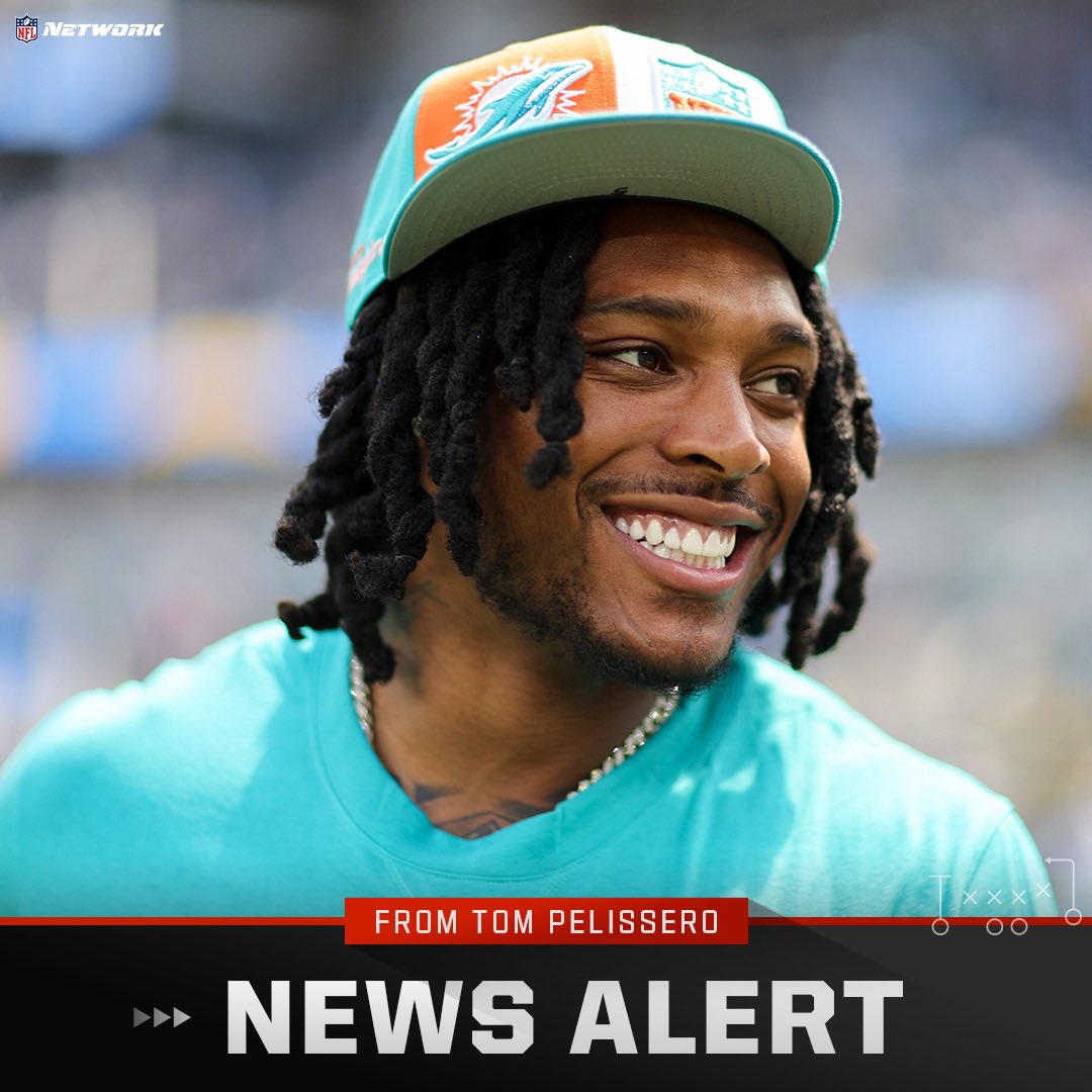 TomPelissero's tweet image. Six-time Pro Bowl CB Jalen Ramsey is far ahead of schedule in his recovery from knee surgery and could return to practice with the #Dolphins as soon as this week, per sources.

They’ll ramp him up gradually. But Ramsey is on track for an early return.