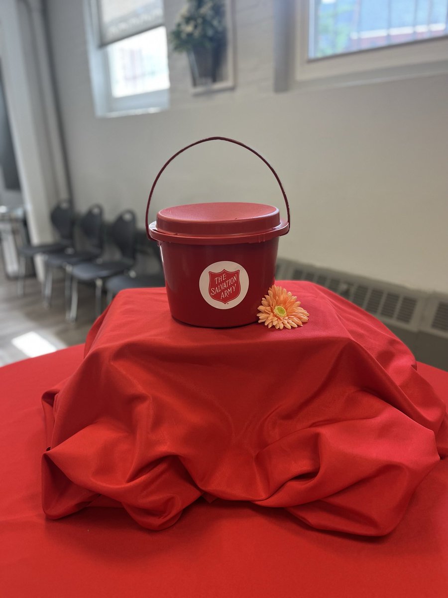 HollyFTweets's tweet photo. @DollyParton welcome to our Holly Dolly Kick Off! As @TheSalArmyCTRI prepares for our red kettle season your service and commitment to others continues to be an inspiration to us. #DoingTheMostGood #WhatWouldDollyDo https://t.co/XeXhPy8Np1
