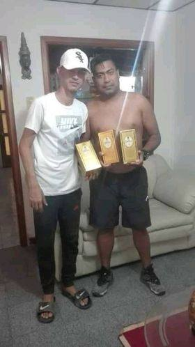 InforTvenezuela's tweet photo. Jonathan Otero alias "El Toño" y Agustín José Aguirre Pérez Alias "El "chino" son denunciados por la comunidad de Guamachito en Barcelona,estado Anzoátegui como microtraficantes de droga en el sector.
Al parecer son casi intocables.
Un llamado a las autoridades.
@PNBVzla https://t.co/kn4jr88UCx