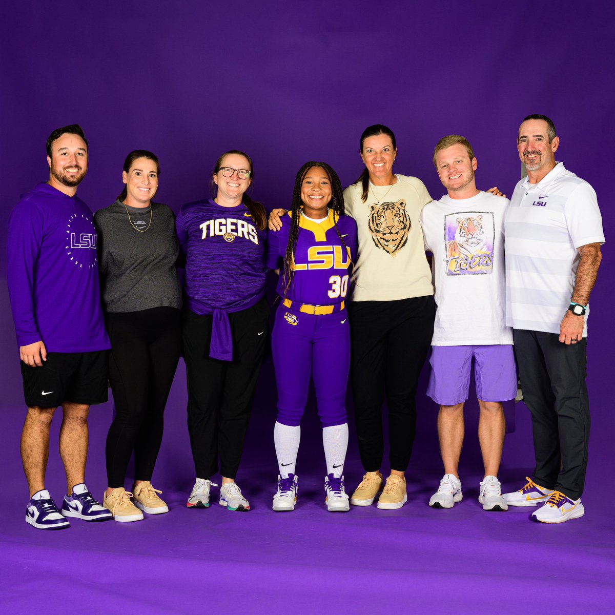 KhamariHall2025's tweet photo. Thank you @LSUsoftball for the incredible visit!!! I’m excited for what the future has for me! @BethTorina @LSU_SandraMoton @HWDobson @CoachNealPT https://t.co/XnoiXHmdvp