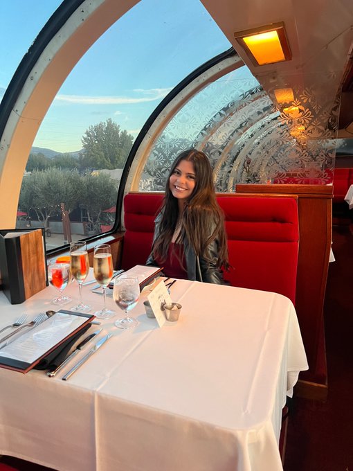 Wine train for 2 🚂 https://t.co/opb4sBSMvf<a href="/tag/challengersmovie"class="tags"><span>#challengersmovie</span></a>