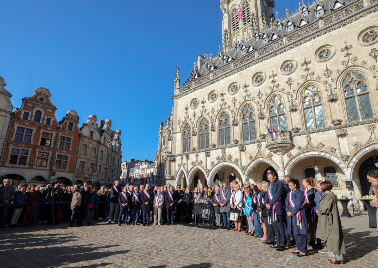 WealthRouteX's tweet photo. Thousands gather in somber tribute to #Dominique_BERNARD, the dedicated teacher lost in the senseless act of terror(Killed with a knife) . Our thoughts are with his family& the community. 🕯️ #ArrasAttack #France #Dominique_BERNARD #SolidarityInGrief
https://t.co/1fUBcxPBAl