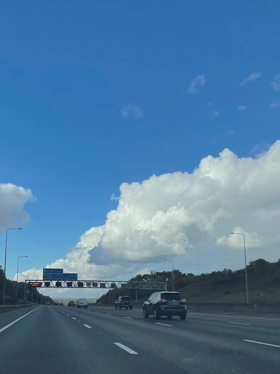Chrisjameshorn's tweet photo. I know I bore on about this, but how do we solve this problem. #middlelane https://t.co/Q0Nruf0v19