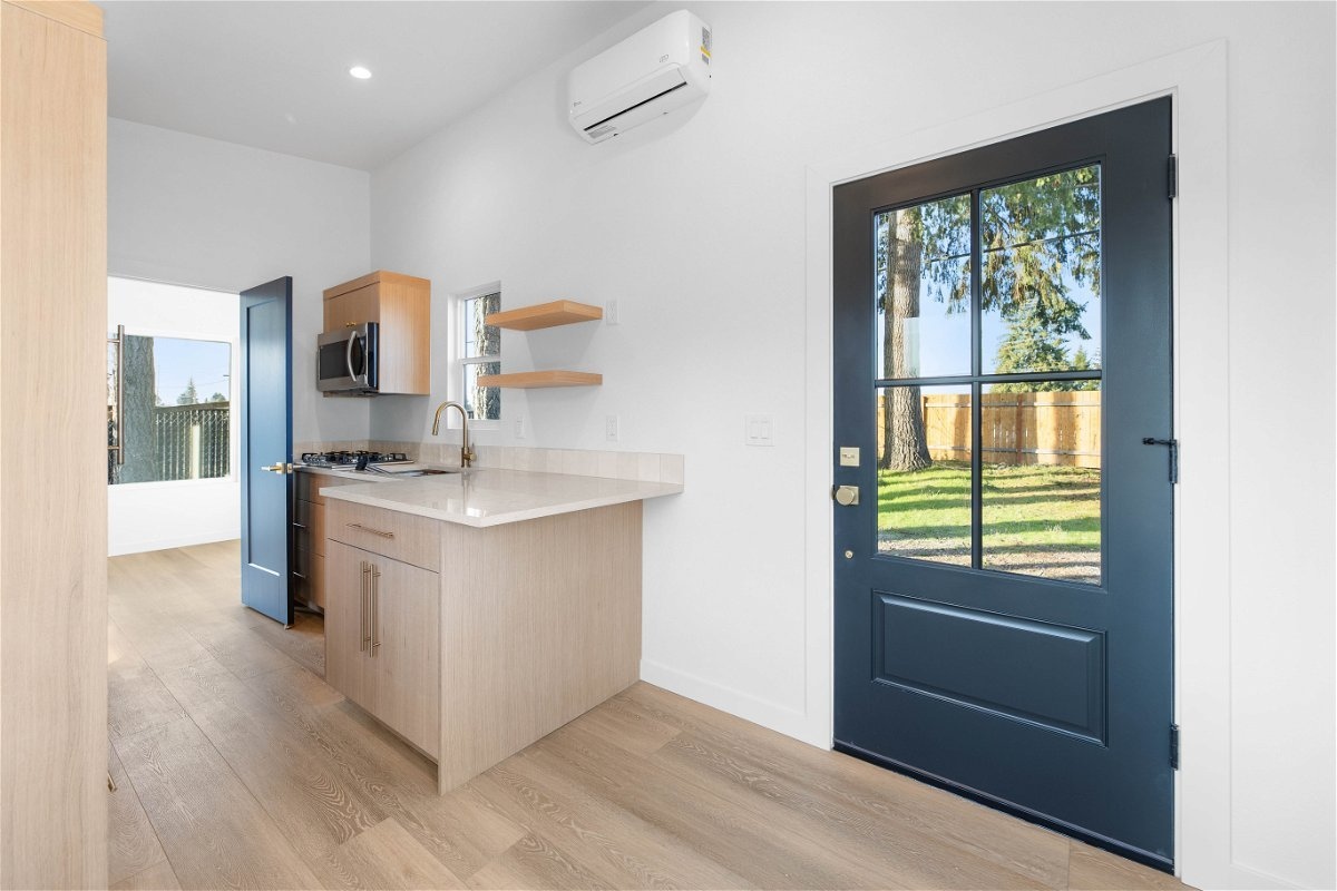 Tiny House Listings tweet media