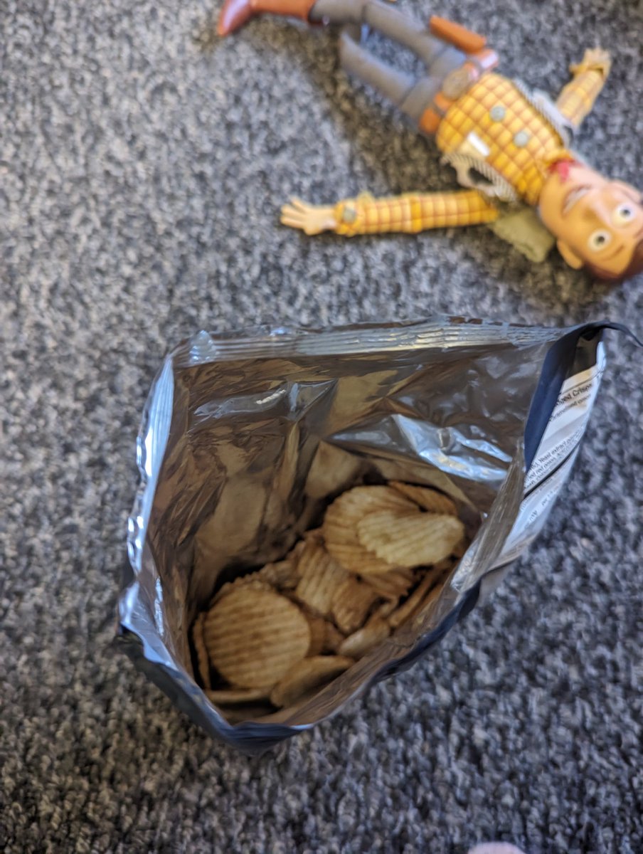 Burnsey85's tweet photo. Ow @Morrisons any chance of some crisps in your 'Best' range? Lovely crisps but lucky if they're 1/8th full. https://t.co/QANG74Ncwe