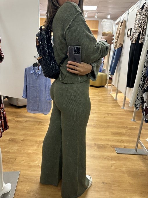 I look so cute https://t.co/dpTpR1TSGH<a href="/tag/newprofilepic"class="tags"><span>#newprofilepic</span></a>