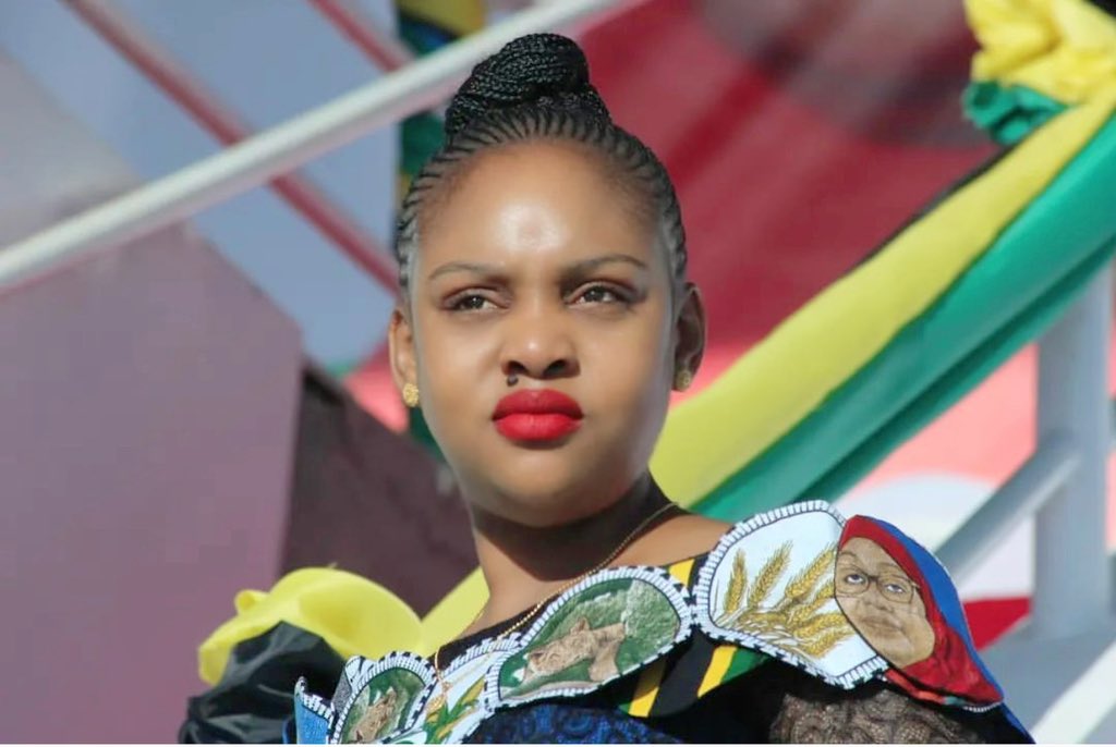 jokateM's tweet photo. 🇹🇿 https://t.co/eh1gZfNBS2