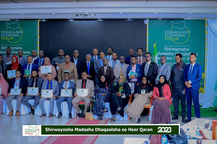 Dhimbiiil's tweet photo. Today we have concluded the Somaliland National #Economic_Forum which continued for the last teo day's at @AmbassadorHotel. This conference was analyzed different panel discussions, researches and other fruitfull speeches related to the forum. https://t.co/EMhDcEFIRm