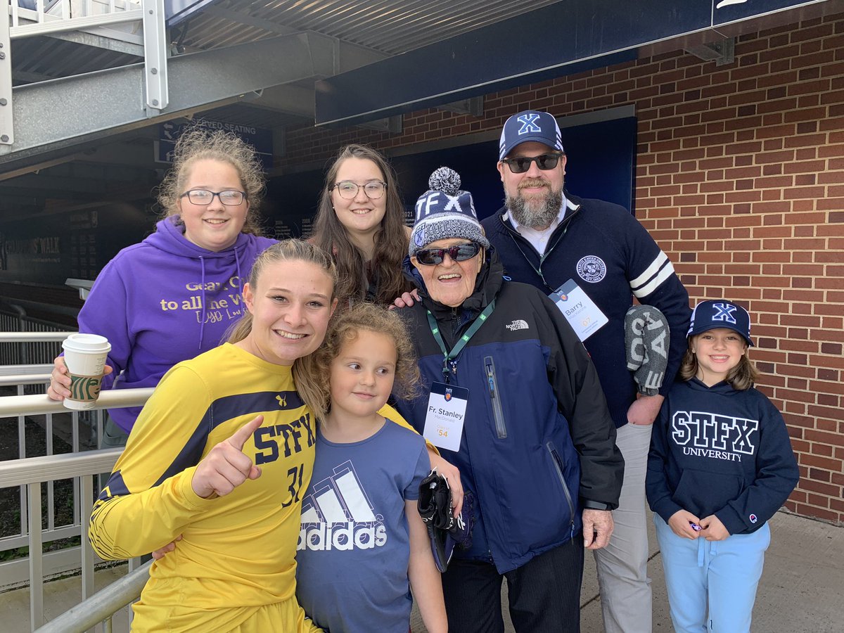 BLazzuri's tweet image. We caught the last home game for @stfxuniversity women’s soccer today. 3-0 victory as they continue their undefeated season. @StFXAthletics #goxgo