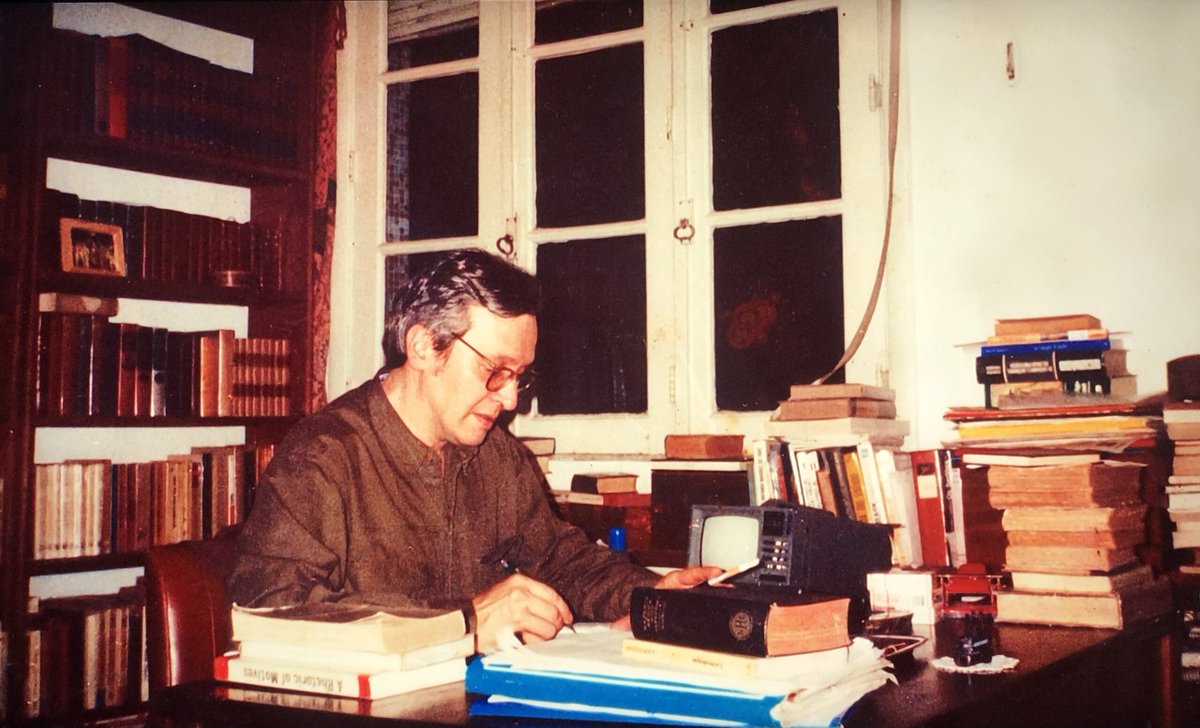 siteolavete's tweet photo. Como disse o Dr. Ives Granda Martins numa mensagem em 2014, Olavo de Carvalho é o "professor de todos nós". Ele não fica nenhum dia sem ser lembrado e sua obra é eterna. https://t.co/qESmdNOHBC