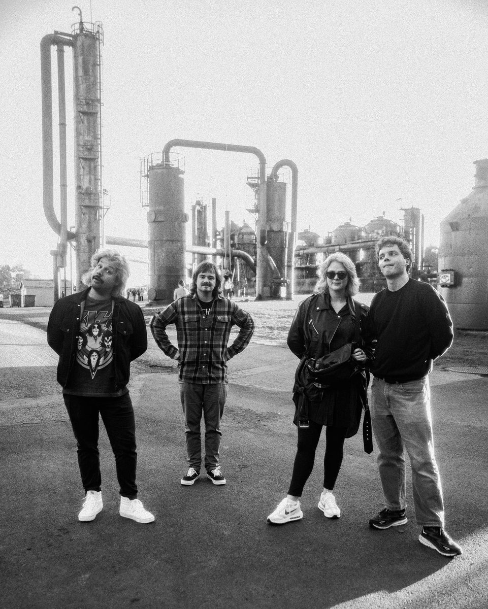 Parallels tweet media