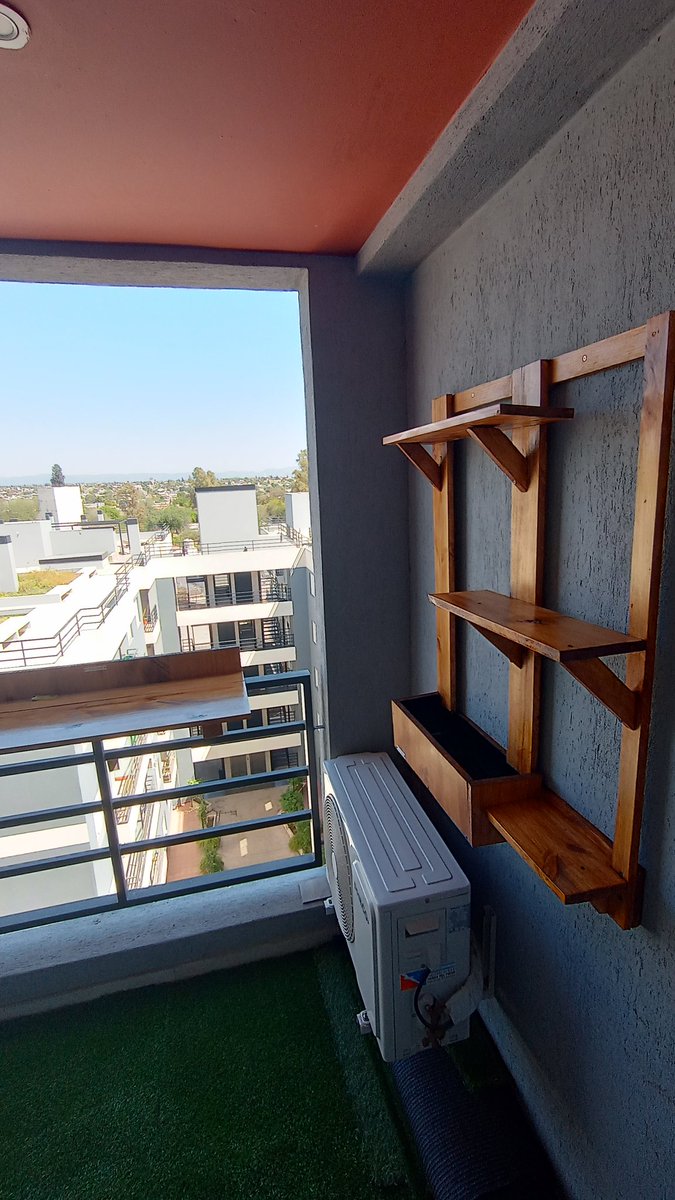 barrabalconcba's tweet photo. 🤗 Antes, era solo un balcón!
🛠️ Instalamos barra y macetero..
🤗 Listo el balcón para usarlo y aprovechar ese espacio!
😎 Vos también podes decorar el tuyo.. 
Manda un mensajito y hacemos un presupuesto sin cargo! 
☎️ 3513405060
@VivireNuevaCor @Vivir_en_Guemes @Compraventaserv https://t.co/fBVg57as5n