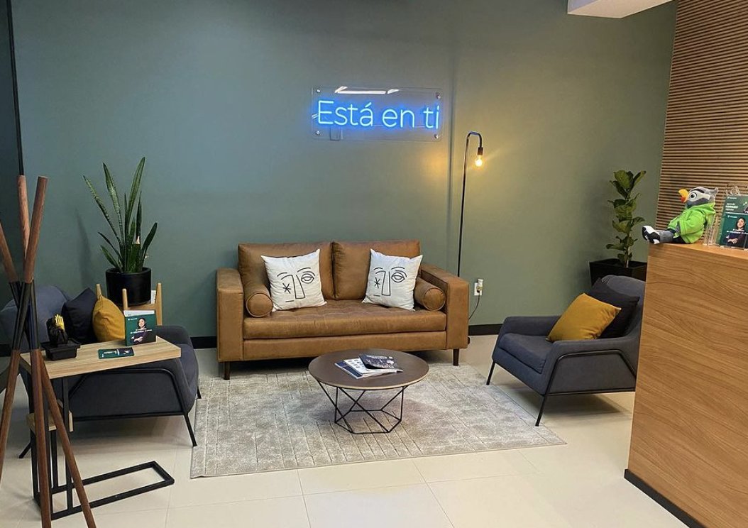 BrunoZepedaB's tweet photo. ¡Esta semana inauguramos un nuevo #EspacioConnect, en Santa Fe! Un nuevo lugar para brindar acceso a más aprendedores y crear conexiones cercanas entre nuestros estudiantes de formatos remotos. https://t.co/lF3b76ljW8