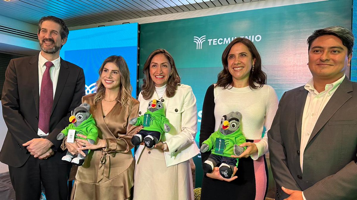 BrunoZepedaB's tweet photo. ¡Esta semana inauguramos un nuevo #EspacioConnect, en Santa Fe! Un nuevo lugar para brindar acceso a más aprendedores y crear conexiones cercanas entre nuestros estudiantes de formatos remotos. https://t.co/lF3b76ljW8