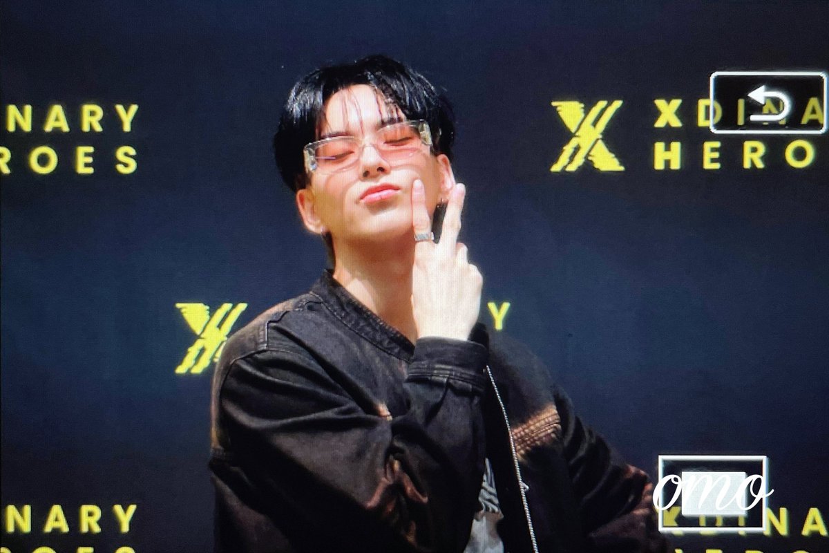 omo20611's tweet photo. 231015  잘 어울리네……
#엑스디너리히어로즈 #오드 #XdinaryHeroes #오승민 #Ode https://t.co/hyNazpKR61