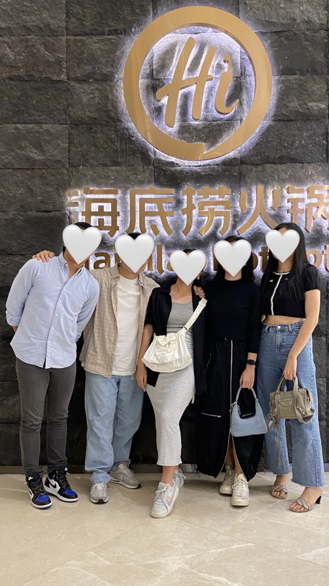 Kasus PELECEHAN SEKSUAL di Mal of Indonesia (MOI), Kelapa Gading, Jakarta Utara.

Kesel, deg2an, shock, speechless, campur aduk. 

Please be noted, kita cewe ber-3 pake baju sopan (celana &amp; rok panjang), tapi masih aja jadi KORBAN PELECEHAN :")

[A THREAD]