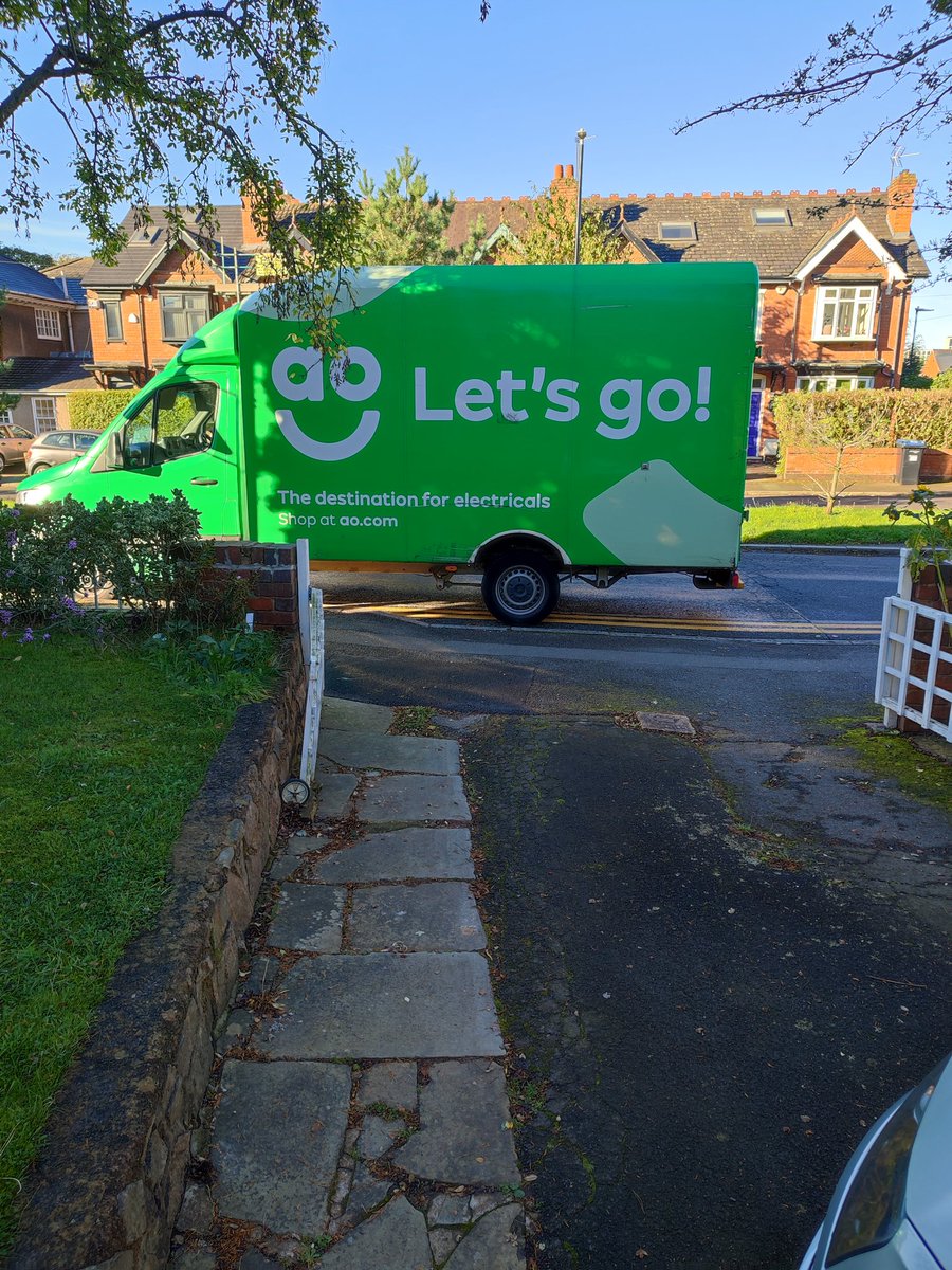 Racheljanewells's tweet photo. @ao really frustrating to find your van blocking my driveway (and on double yellow lines) when I needed to leave this morning. Had to walk up and down our road for a while with my two small children to try and find the driver! https://t.co/F4szne2Sx0