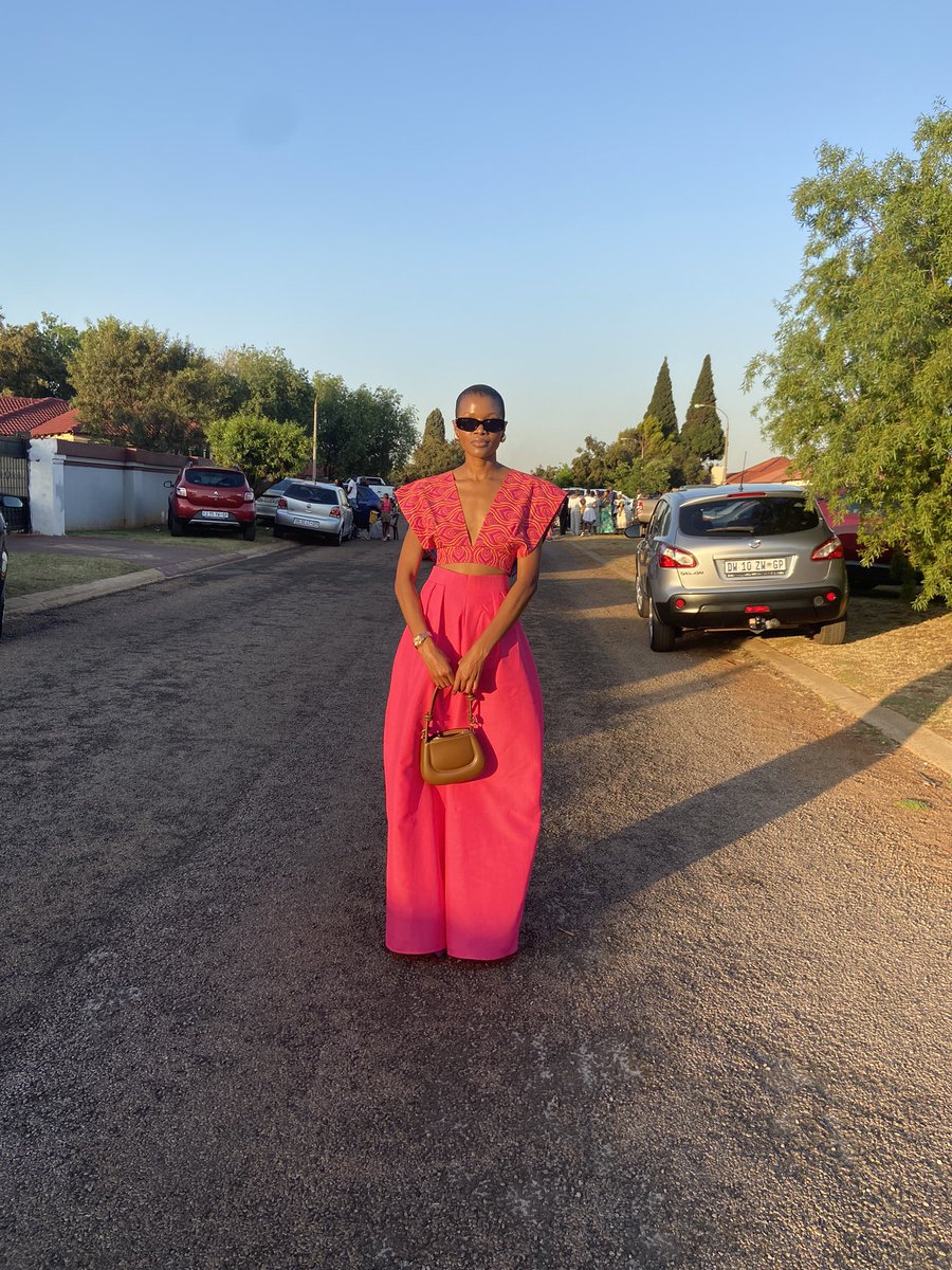 Ke Mo Afrika tweet media