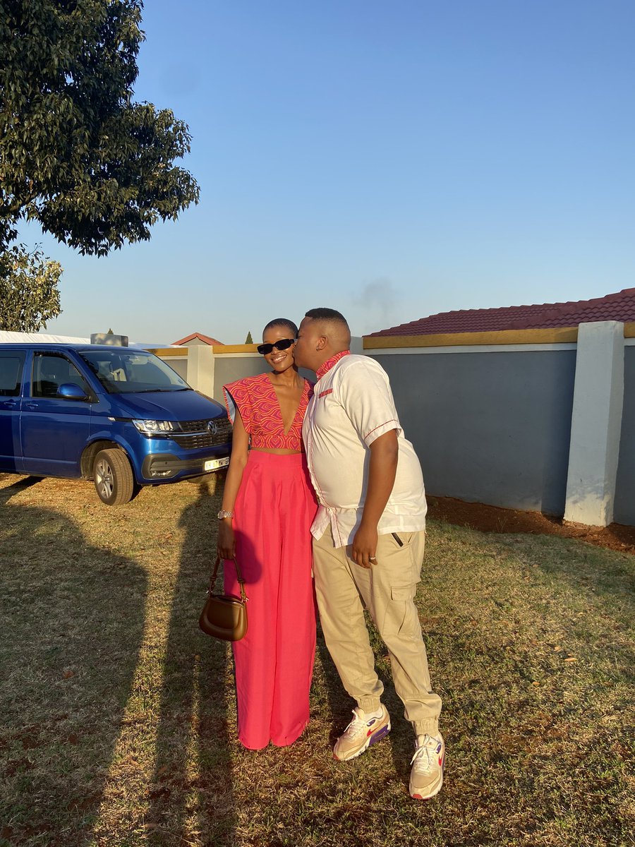 Ke Mo Afrika tweet media