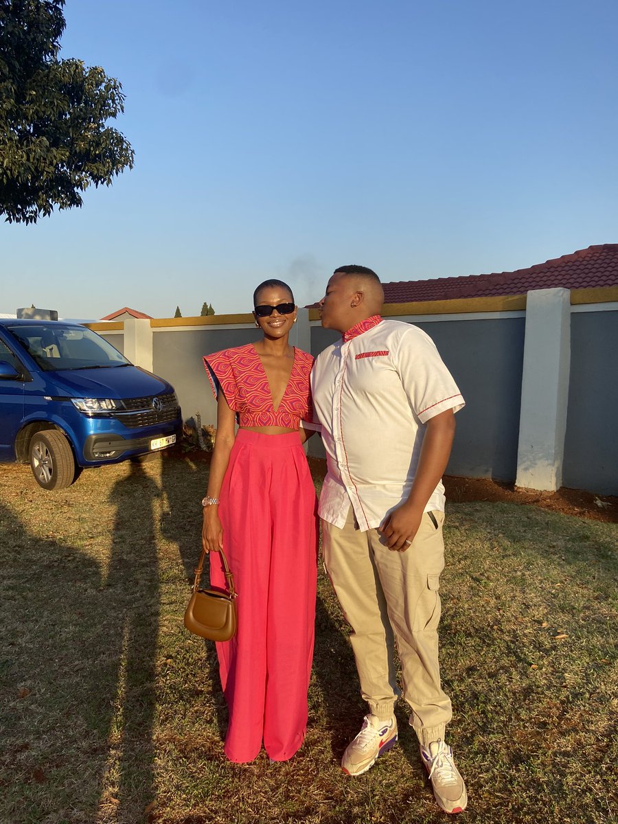 Ke Mo Afrika tweet media