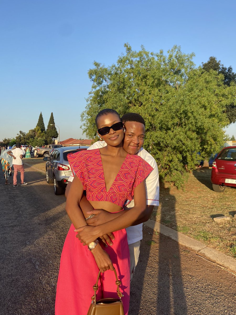 Ke Mo Afrika tweet media