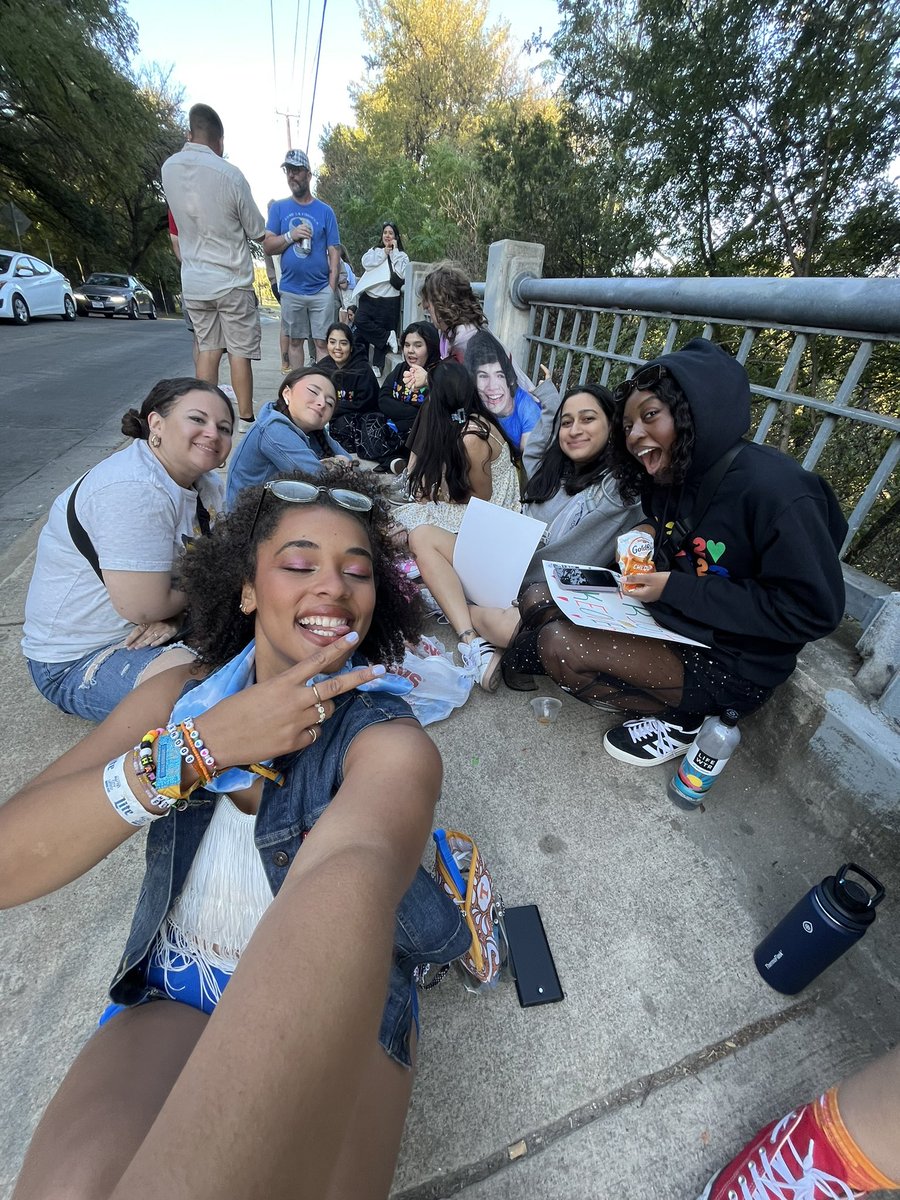 Ready to end ACL Weekend 2 with Niall and Hozier
#ACL #NiallHoran #TheShow