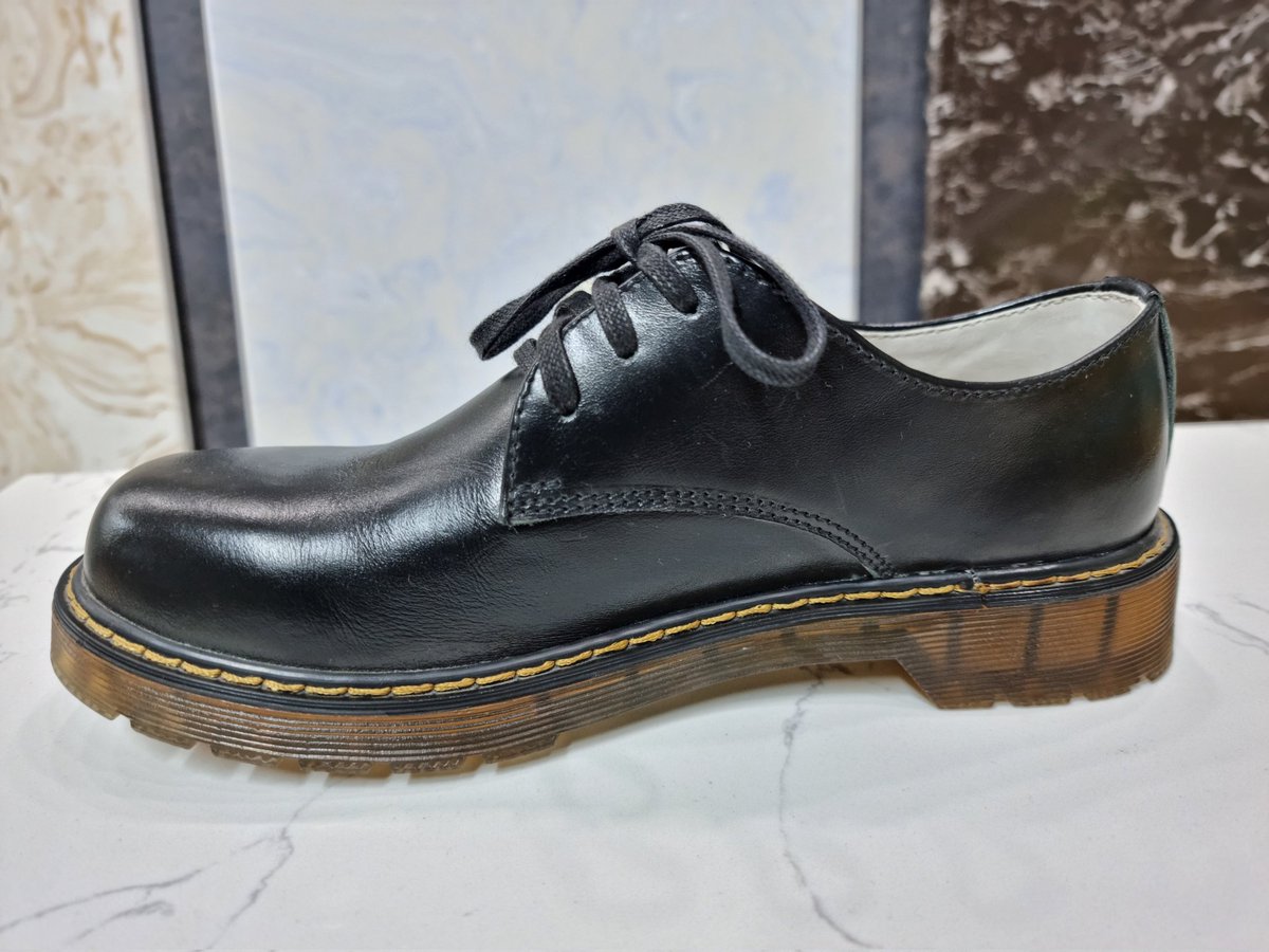 Та бүхний хүссэн ДАРХАН БРЭНД гуталнууд хэр болж
Одоо РТ фавдаад өгнө биедээ
Үнэ 135к
Утас 99938028