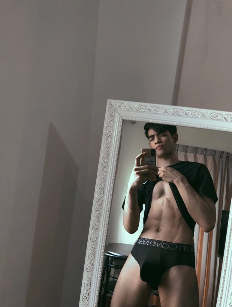 𝑷𝑩 tweet media