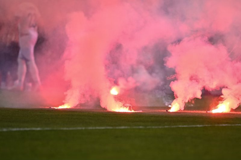 WennerGatta's tweet photo. Immagini da bordocampo del match di venerdì sera fra #Lichetstein e #Bosnia provenienti da #KreutzTv impegnata a riprendere il match con la #SuperslowMotion
Attimi di paura, fortunatamente senza conseguenze https://t.co/ALYyUllhca