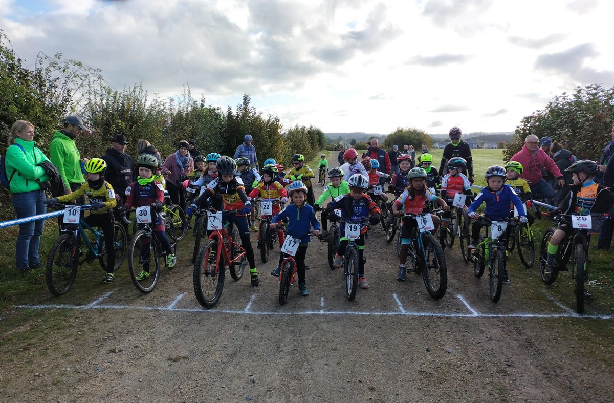 15/9 Jules was on the podium with <a href="/Swinkels_K/">karlijn swinkels</a>  15/10 he wanted to be at the start in Libramont (17). Thanks to the cyclists who pass on their passion to the youngest.