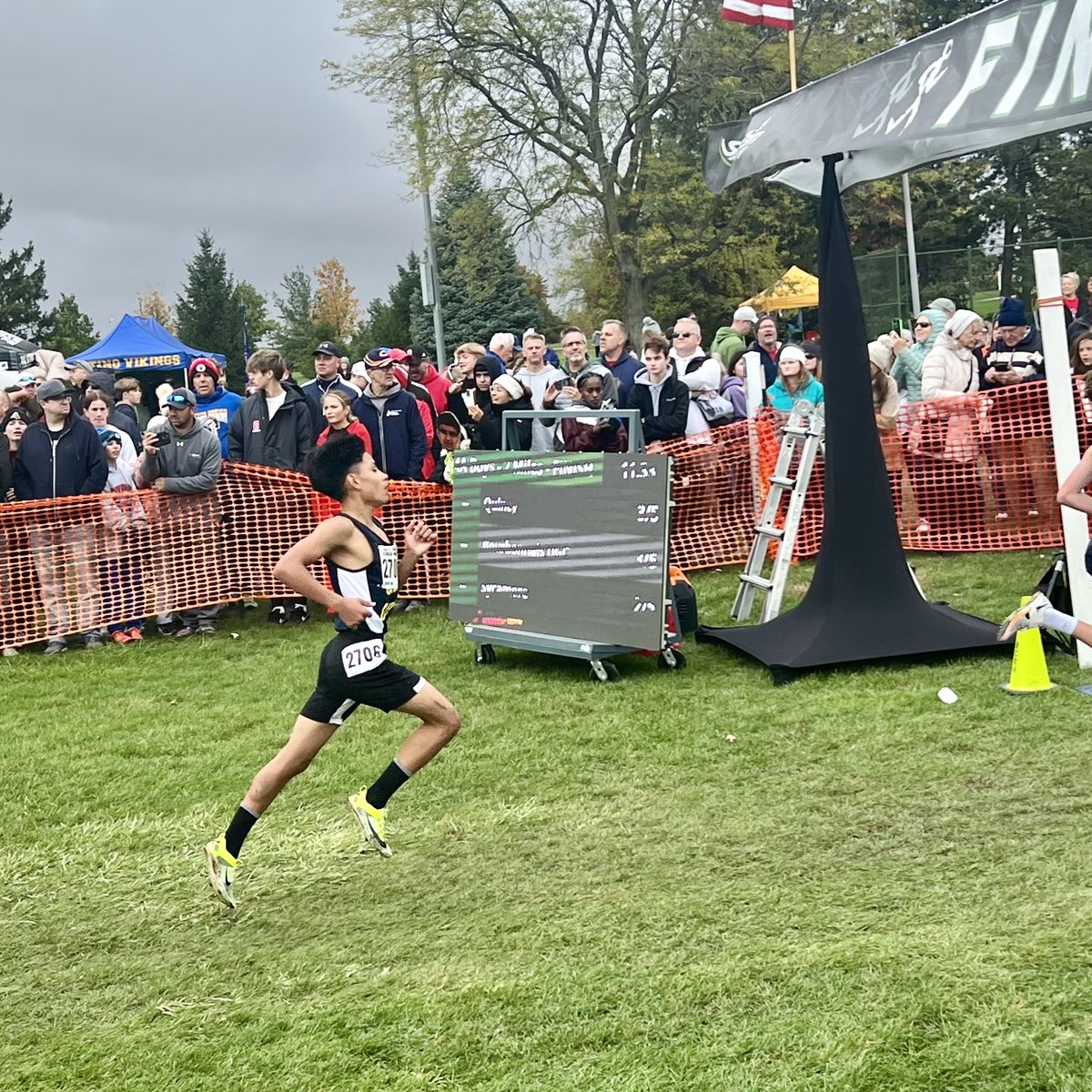 ROUNDLAKEMIDDLE's tweet photo. State Cross Country Meet Results:
Edwin 11:34 - 44th overall
Alex 12:17 -139th overall
We are proud of you!
#RLMSPride #RLMSWildcats116 https://t.co/WcAgXUwv5T