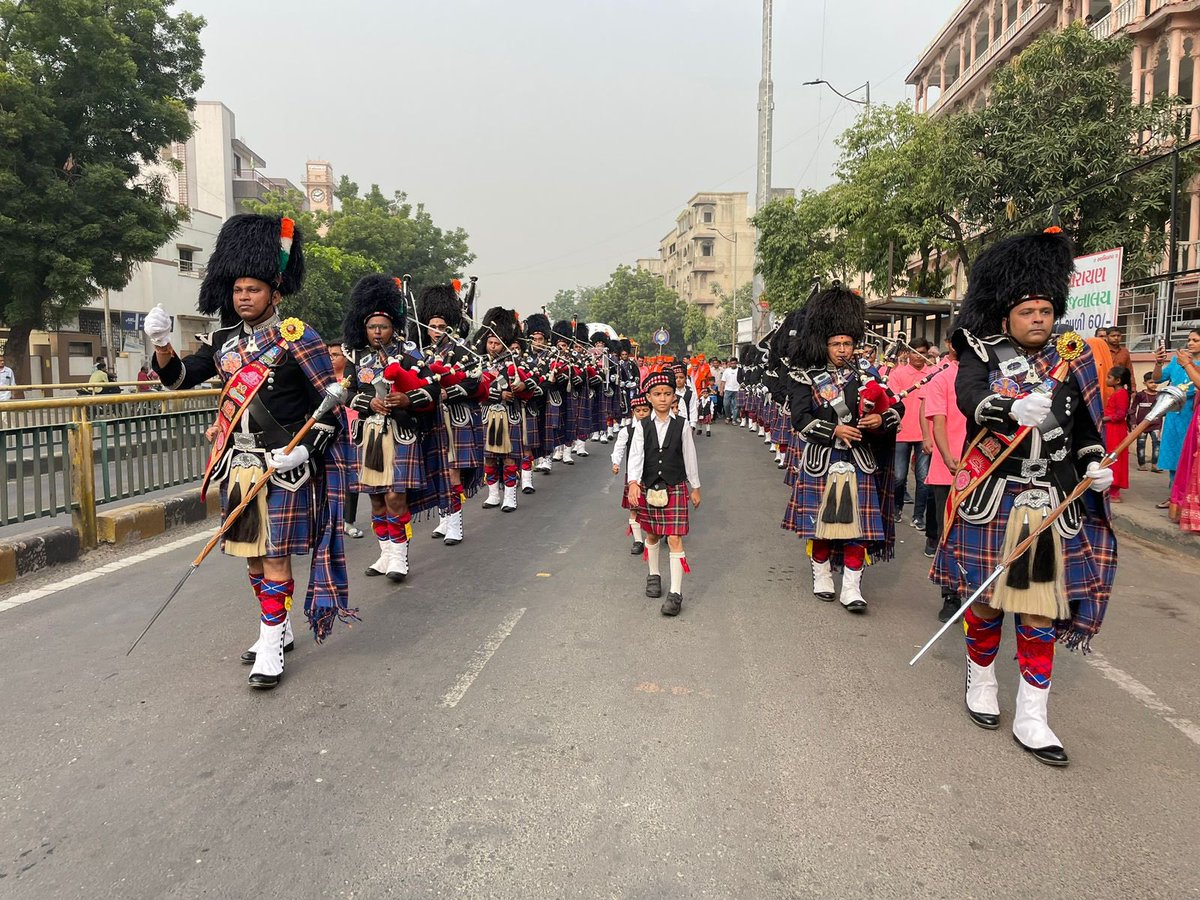 smspbIndia's tweet photo. #ShreeMuktajeevanSwamibapa #PipeBand # Maninagar # India Performed today as part of #ShreeMuktajeevanSwamibapa 's 116th Pragatya Jayanti #Mahotsav #SwaminarayanGadi #Cadets
#Tartan #Bagpipes #Drums #smspbindia https://t.co/Q4Hx9Es4pi