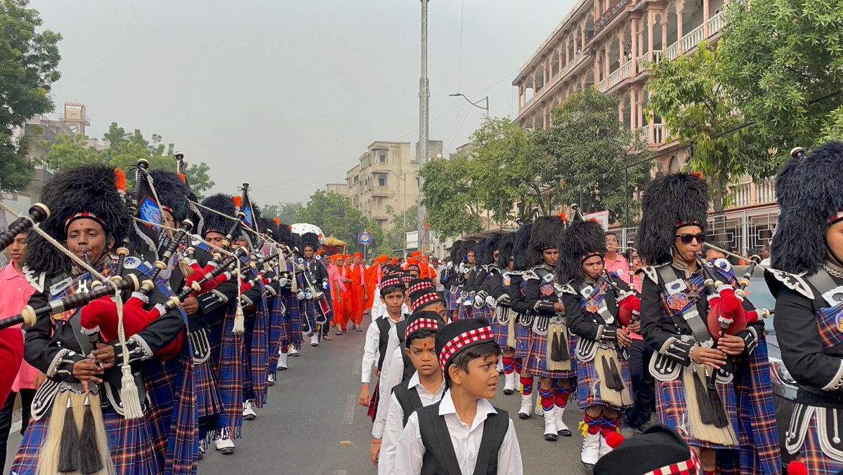 smspbIndia's tweet photo. #ShreeMuktajeevanSwamibapa #PipeBand # Maninagar # India Performed today as part of #ShreeMuktajeevanSwamibapa 's 116th Pragatya Jayanti #Mahotsav #SwaminarayanGadi #Cadets
#Tartan #Bagpipes #Drums #smspbindia https://t.co/Q4Hx9Es4pi