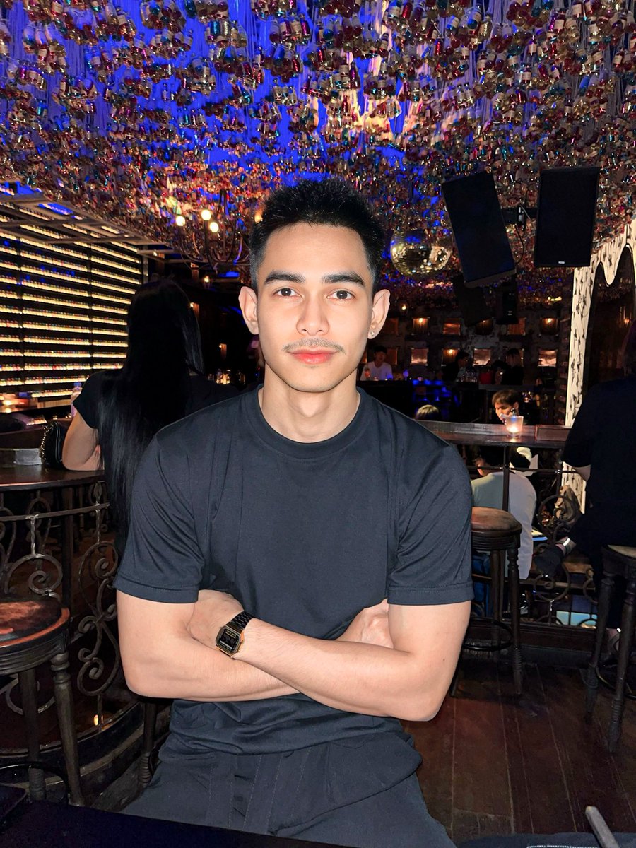 เอาตรงหาเสื้อสลิมฟิต ใส่ยากมาก เพราะเป็นคนตัวเล็ก แต่เจอร้านนี้  คือดีนะ ใส่ละฟิวชายแทร่🤭 vt.tiktok.com/ZSNjCRwvf/