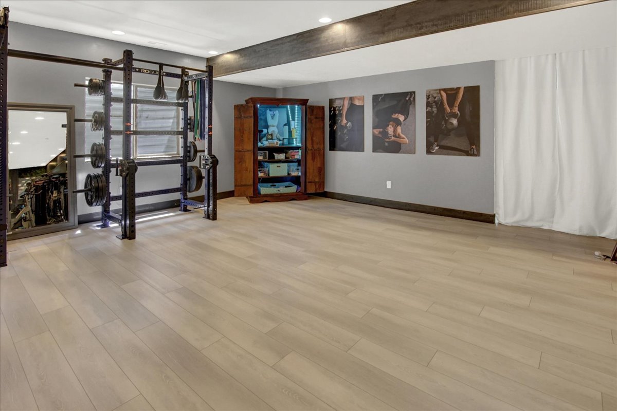 Living the dream at Jeremy Ranch! 🏠💫 The lower level of this home is a game-changer – from a top-notch gym to a separate living area, it's all about convenience and privacy. Plus, there's storage galore to keep things in order.

3600 Saddleback Rd, Park City 84098
$1,875,000