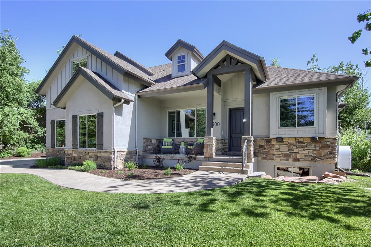 teamschlopy's tweet photo. Living the dream at Jeremy Ranch! 🏠💫 The lower level of this home is a game-changer – from a top-notch gym to a separate living area, it's all about convenience and privacy. Plus, there's storage galore to keep things in order.

3600 Saddleback Rd, Park City 84098
$1,875,000 https://t.co/YAhYqbFHUp