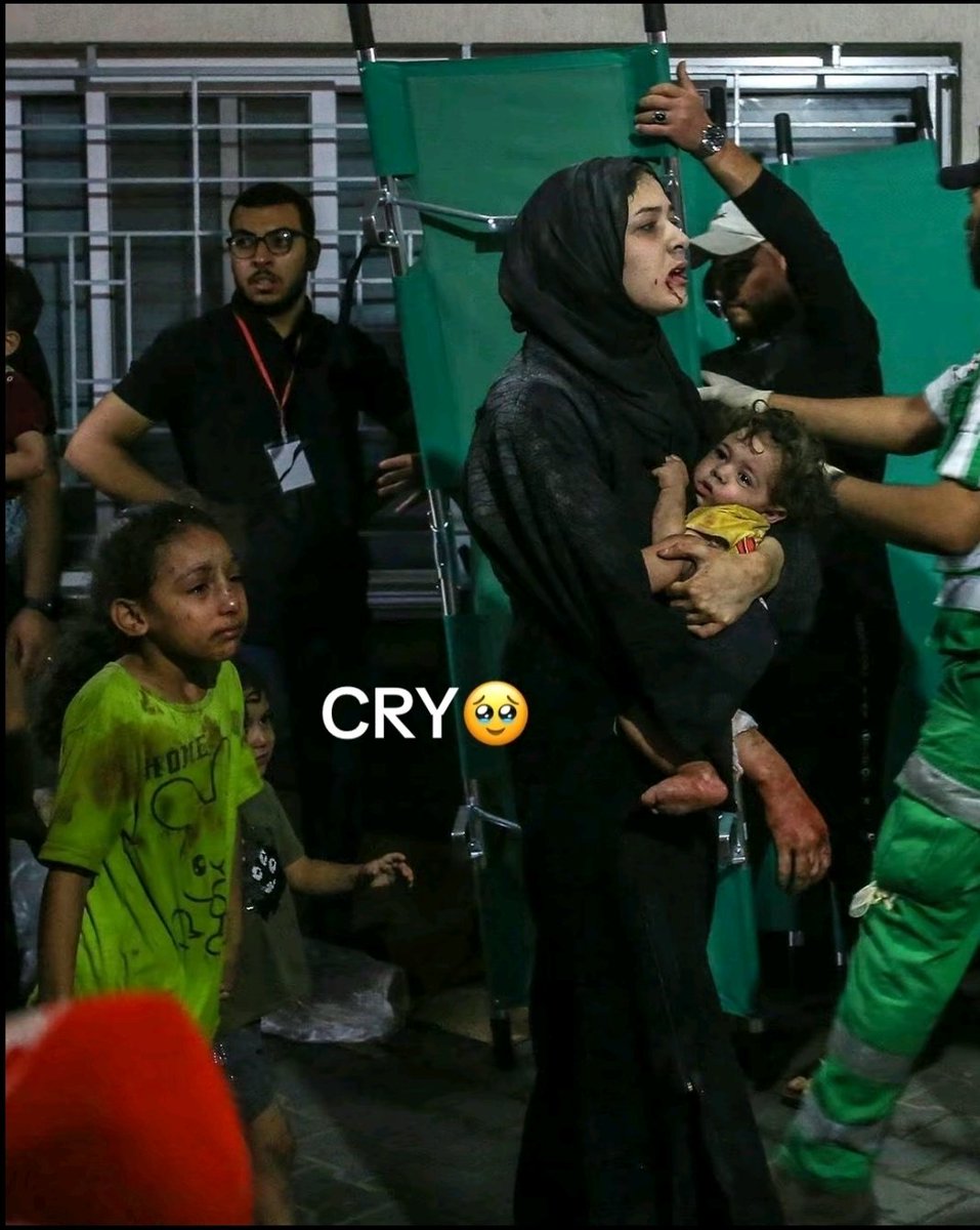 we48ps's tweet photo. I feel sorry for them. I looked at the picture and my heart ached so much that I cried.
#Gaza https://t.co/5TbBYjZKLn